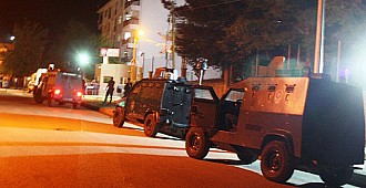 Siirt'te polis lojmanlarına saldırı!..