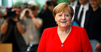 Gözler ttatilden dönen Merkel'de