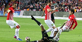 Beşiktaş 2 puanı Antalya'da bıraktı:…