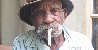 Dünyanın en yaşlı kişisi sigarayı…