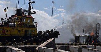 Rusya, Odessa'da liman ve tahıl depolarını…