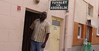 Gineli profesör Türkiye'de tuvalet…