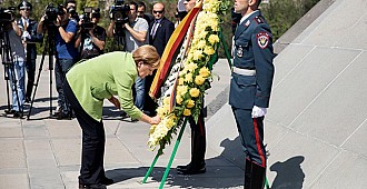 Merkel Erivan'da soykırım demedi…
