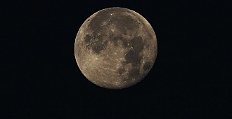 Yassılaşan Ay'ın görüntüleri