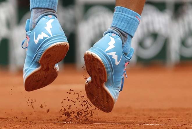 Şampiyon İspanyol tenisçi Rafael Nadal Paris'i ethetti. Doland Garros Stadı'ndaki turnuvada bütün gözler onun üzeriydeydi.