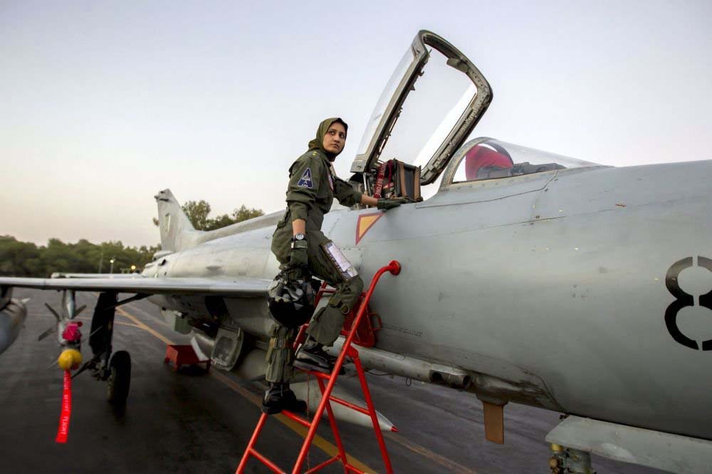 26 yaşındaki Eyişe Faruk, Pakistan'ın tek kadın savaş uçağı pilotu.